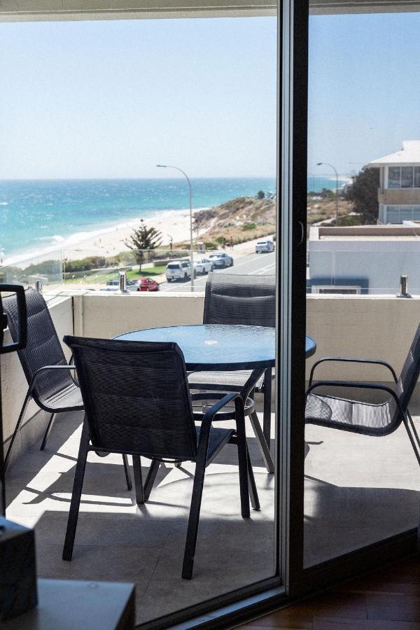 Cottesloe Beach View Apartments #11 Perth Buitenkant foto